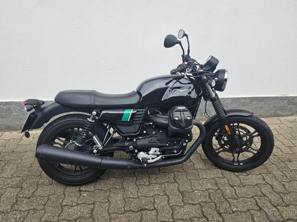 Moto Guzzi V7 II Special (2015 - 17) (2)