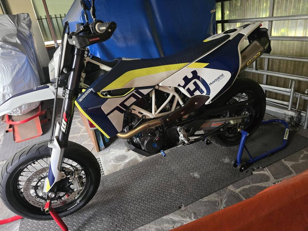 Husqvarna 701 Supermoto (2017 - 19) (3)