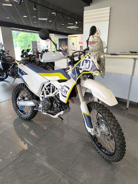 Husqvarna 701 Enduro (2017 - 19) (2)