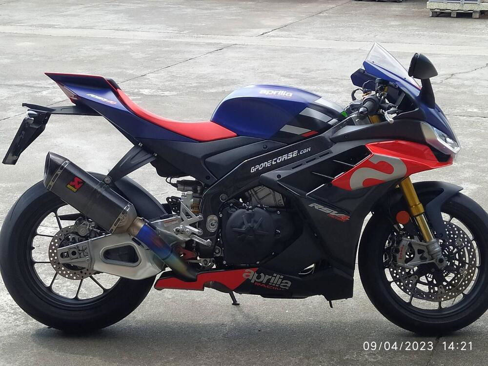 Aprilia RSV4 1100 Factory (2021 - 24) (2)