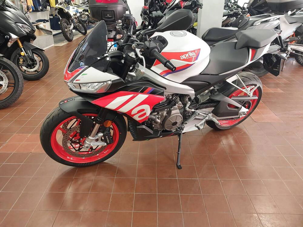 Aprilia Tuono 660 Factory (2022 - 24) (3)