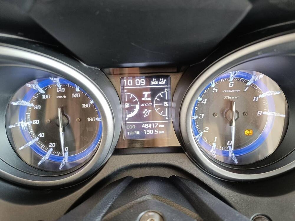 Yamaha T-Max 560 Tech Max (2021) (4)