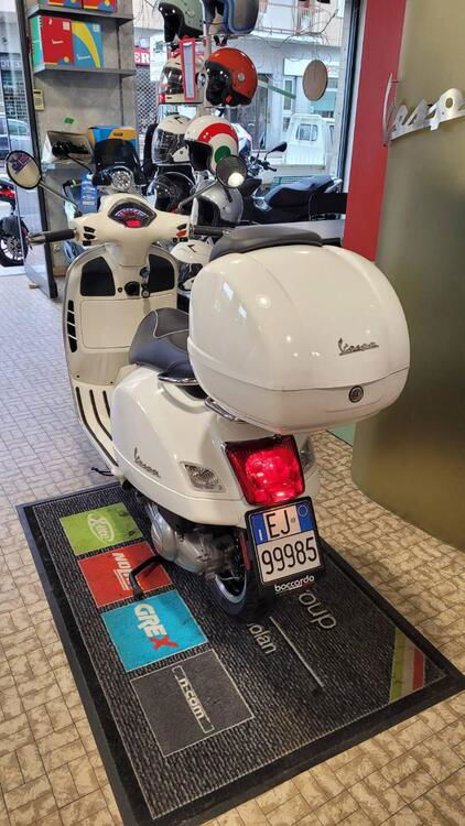 Vespa GTS 300 Super (2017 - 18) (4)