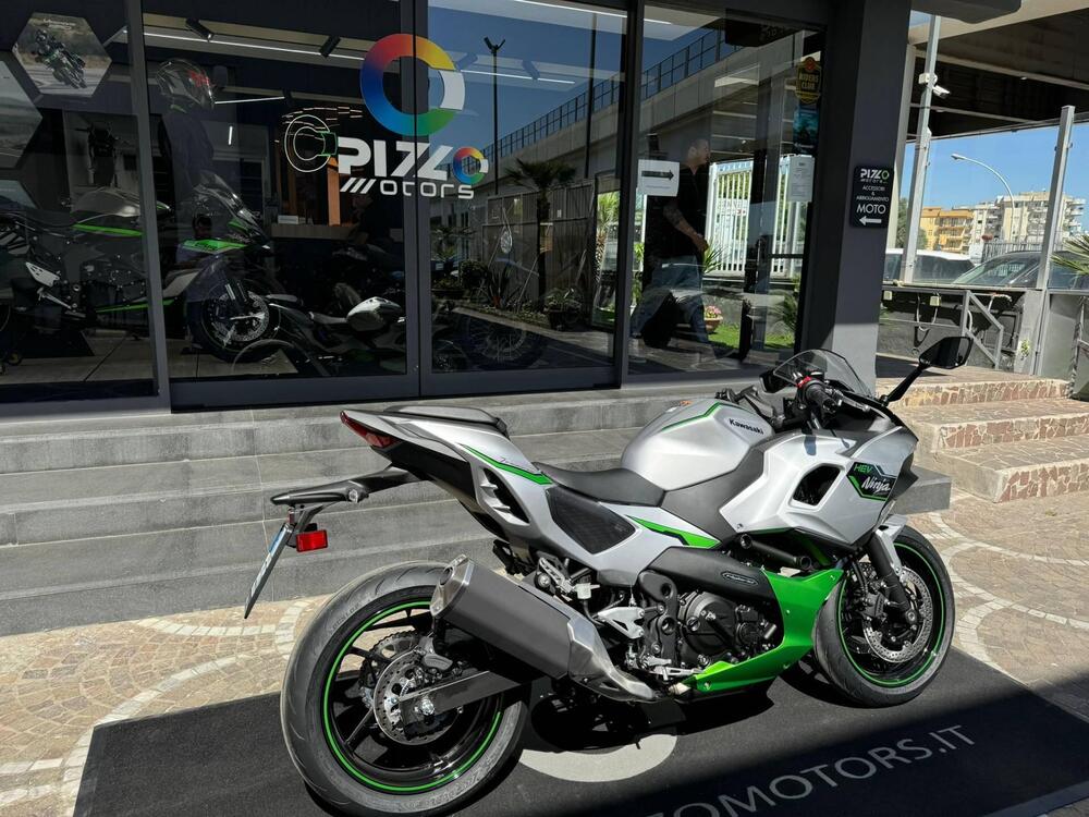 Kawasaki Ninja 7 Hybrid (2024) (3)