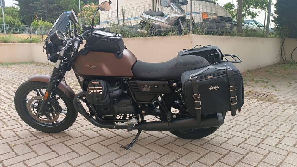 Moto Guzzi V7 III Stone Night Pack (2019 - 20) (5)