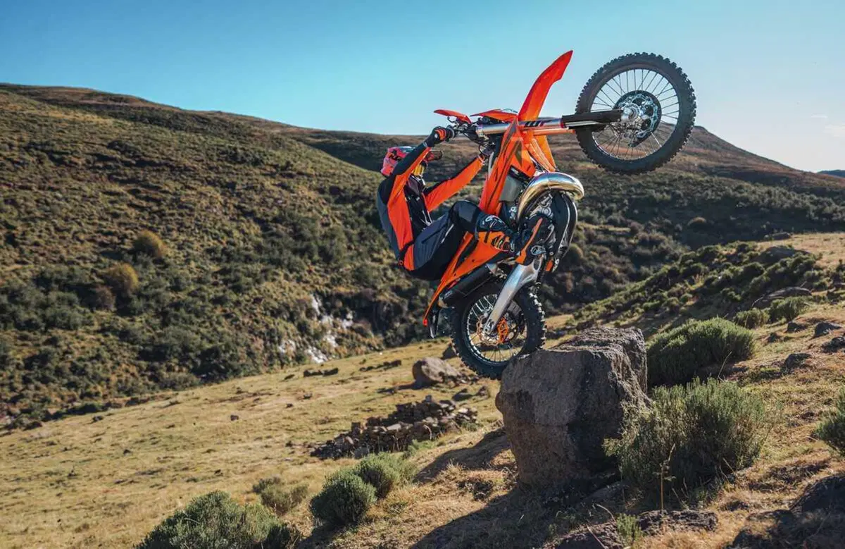 KTM Enduro 2025: torna l’arancione e la 125 a 2 tempi! [GALLERY] (2)