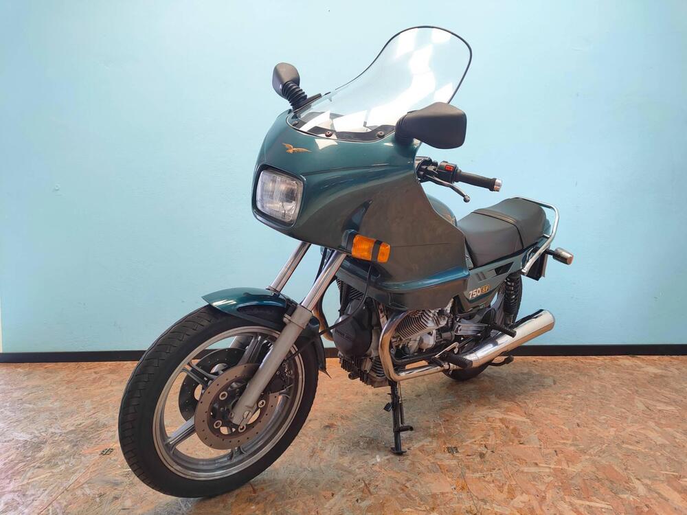 Moto Guzzi V75 SP (3)