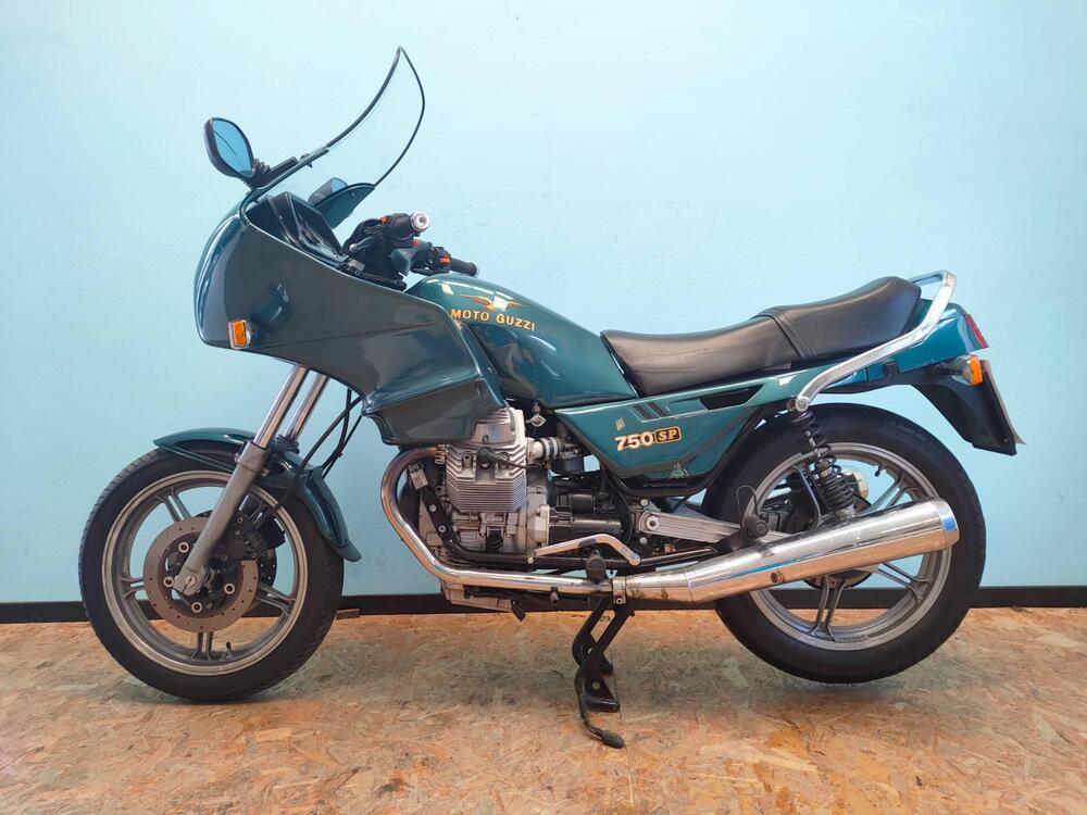 Moto Guzzi V75 SP (4)