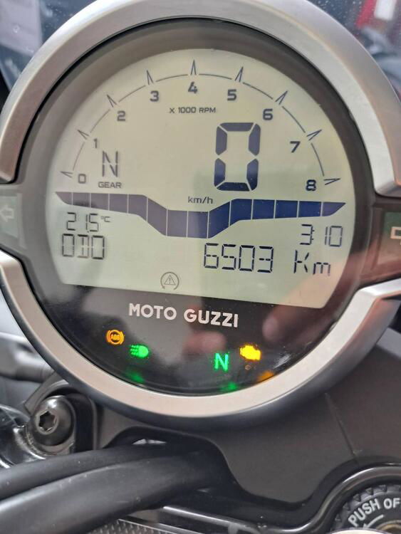 Moto Guzzi V7 850 Stone Special Abs (2021) (4)