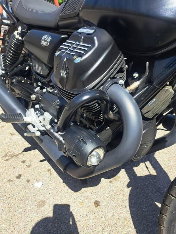 Moto Guzzi V7 850 Stone Special Abs (2021) (5)