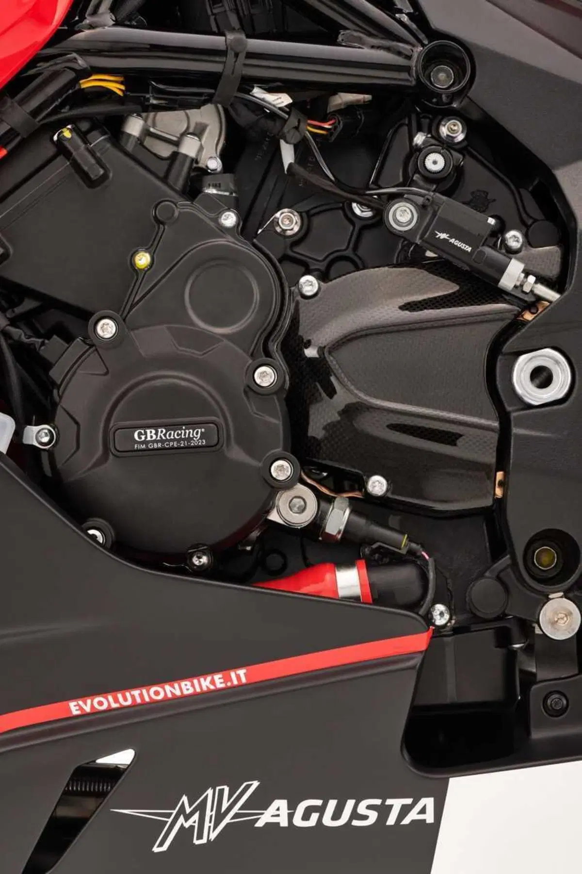 MV Agusta F3 Evoluzione: la sportiva di Schiranna sfoga l'animo racing (12)
