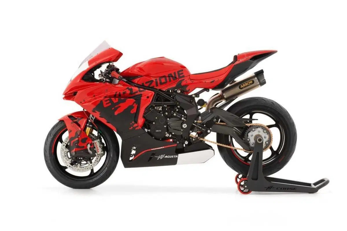 MV Agusta F3 Evoluzione: la sportiva di Schiranna sfoga l'animo racing (14)