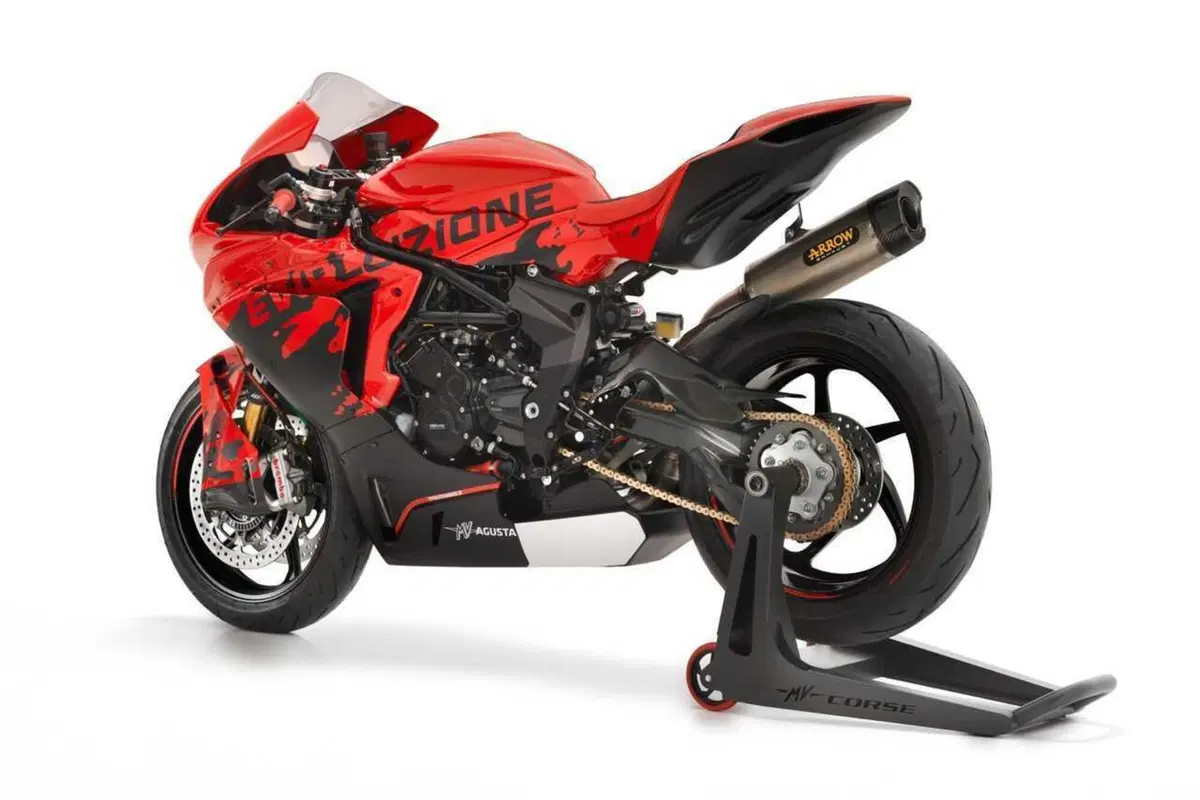 MV Agusta F3 Evoluzione: la sportiva di Schiranna sfoga l'animo racing (15)