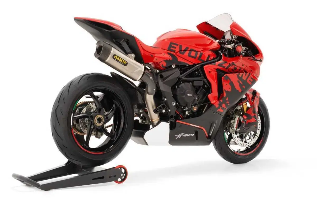MV Agusta F3 Evoluzione: la sportiva di Schiranna sfoga l'animo racing (18)