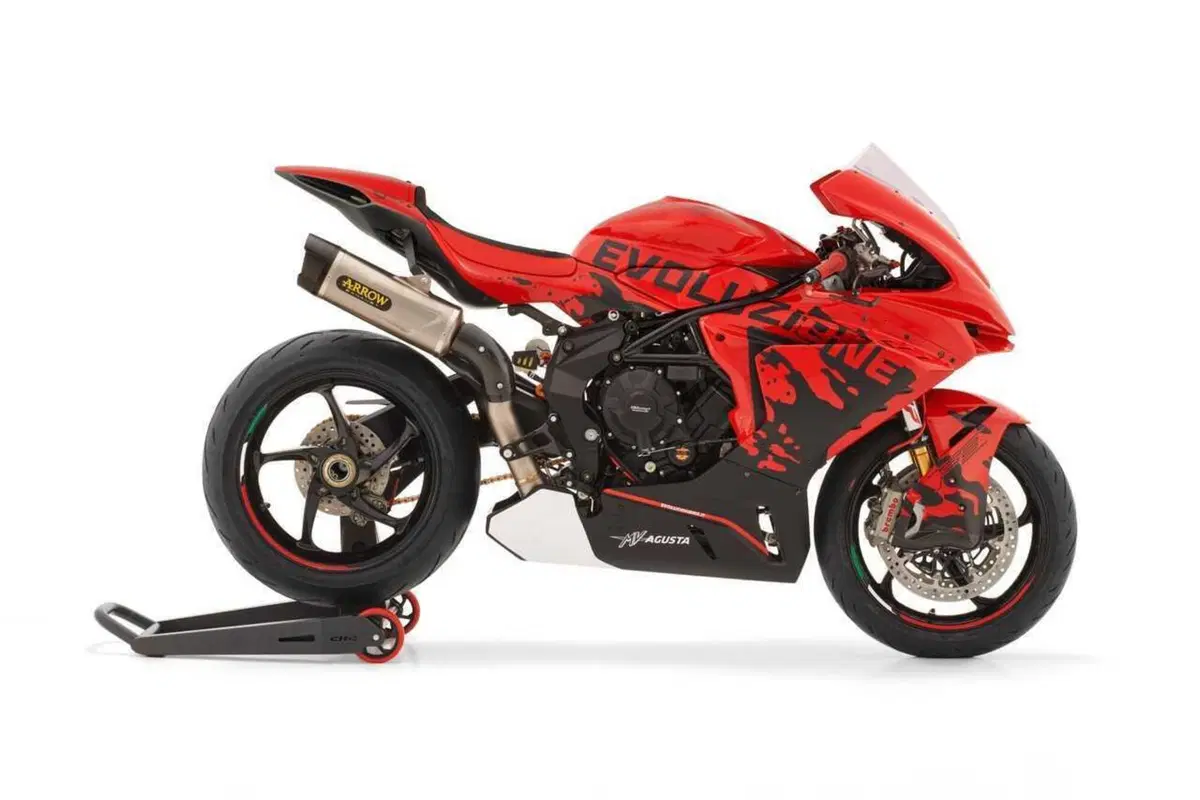 MV Agusta F3 Evoluzione: la sportiva di Schiranna sfoga l'animo racing (17)
