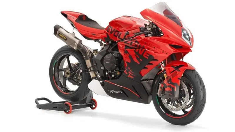 MV Agusta F3 Evoluzione: la sportiva di Schiranna sfoga l'animo racing
