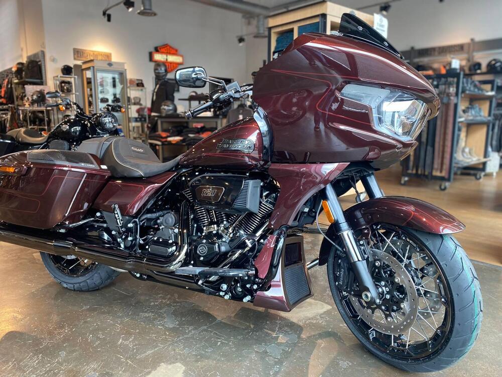 Harley-Davidson CVO Road Glide (2024) (2)