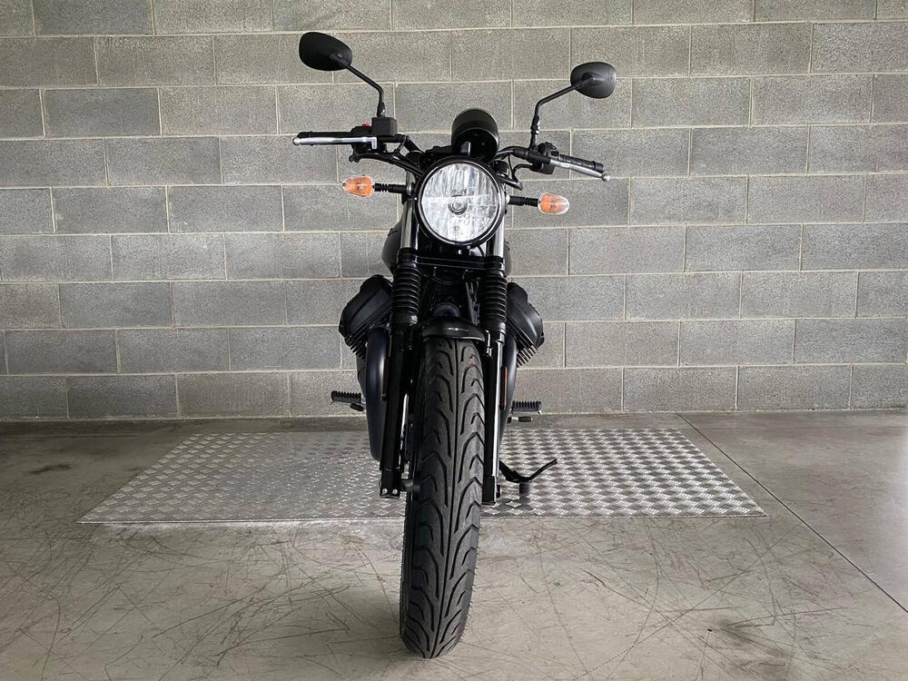 Moto Guzzi V7 III Stone (2017 - 20) (3)