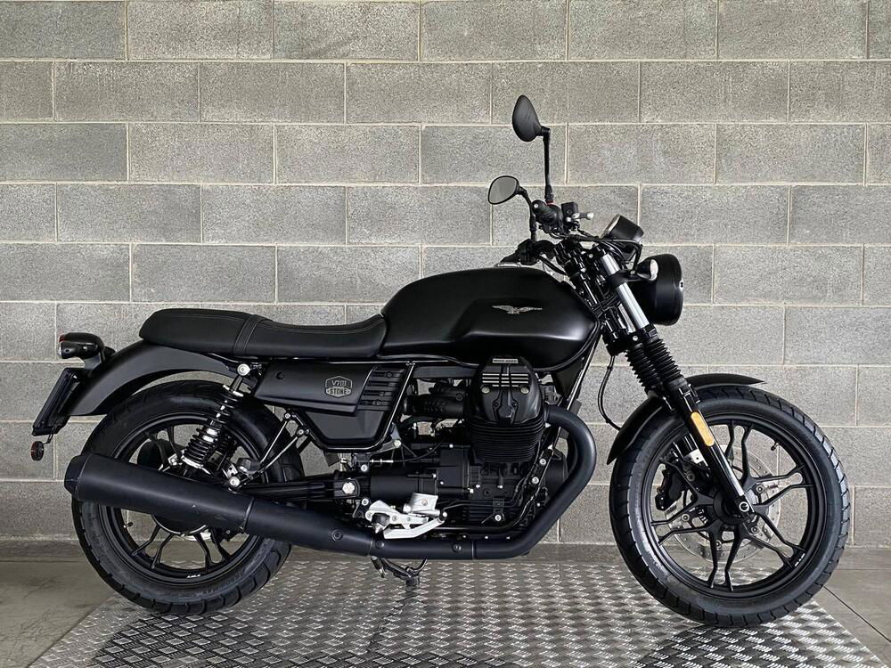 Moto Guzzi V7 III Stone (2017 - 20)