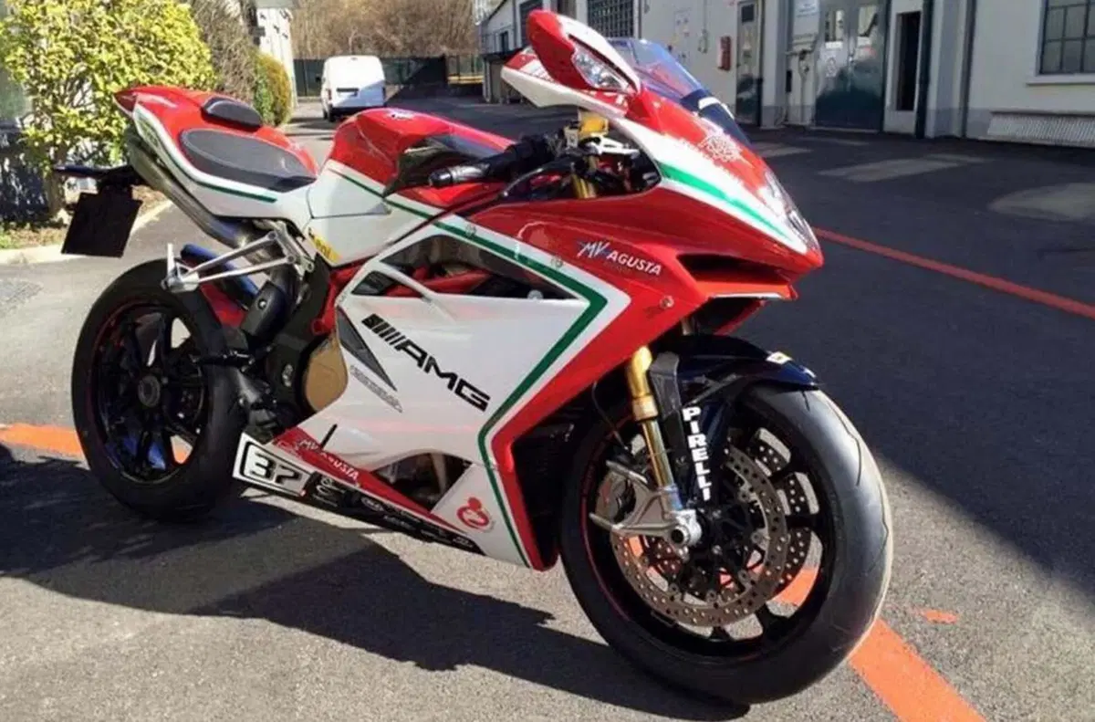 MV Agusta F4 RC presentata a MotoMadrid (6)