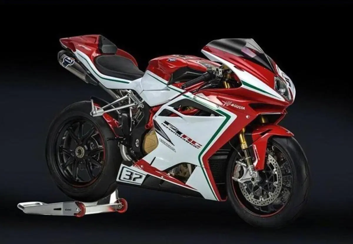 MV Agusta F4 RC presentata a MotoMadrid (8)