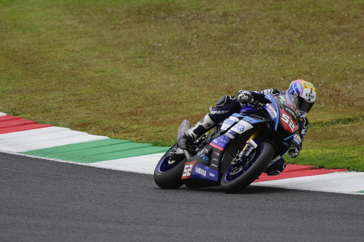 Dunlop CIV 2024, Mugello. Gara 1 è di Alessandro Delbianco, caduta di ...