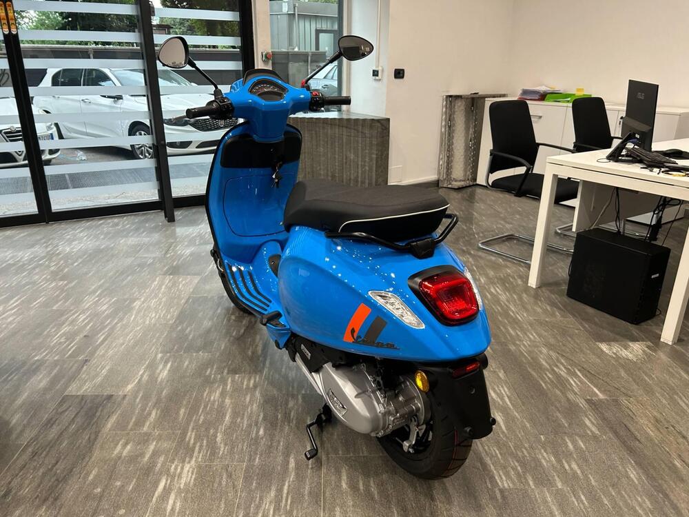 Vespa Sprint 125 Sport (2023 - 24) (2)