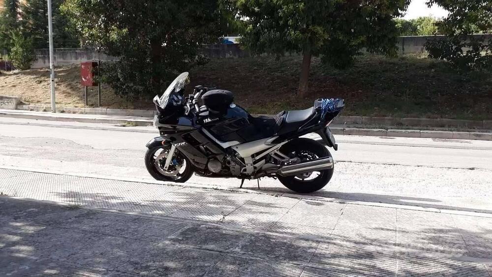 Yamaha FJR 1300 (2001 - 03) (2)