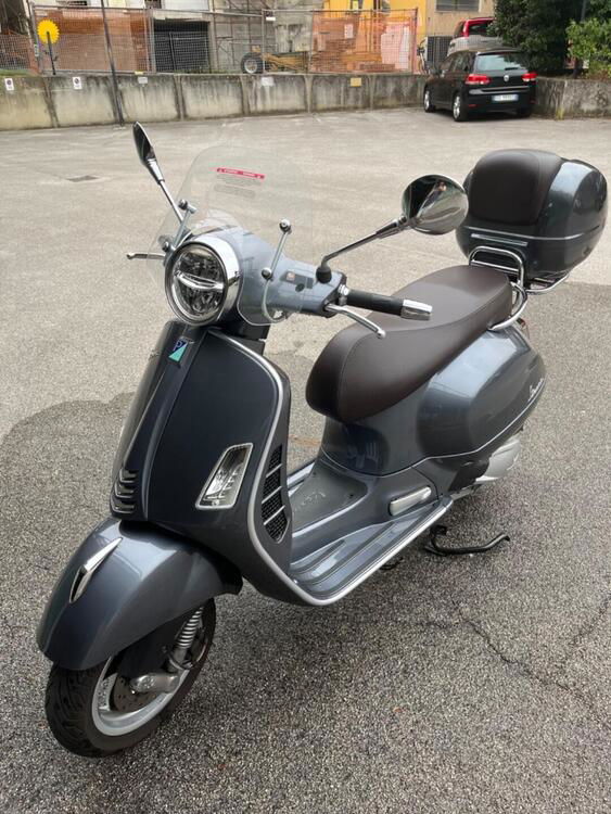 Vespa GTS 300 Hpe Touring (2019) (2)