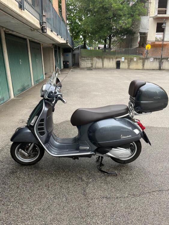 Vespa GTS 300 Hpe Touring (2019) (3)