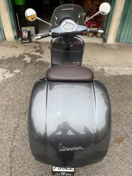 Vespa GTS 300 Hpe Touring (2019) (4)