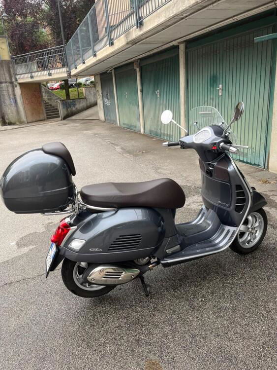 Vespa GTS 300 Hpe Touring (2019) (5)