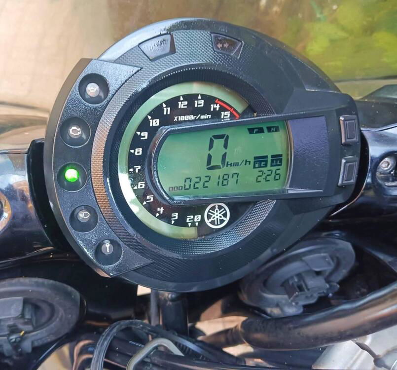 Yamaha FZS 600 Fazer (2002 - 03) (3)