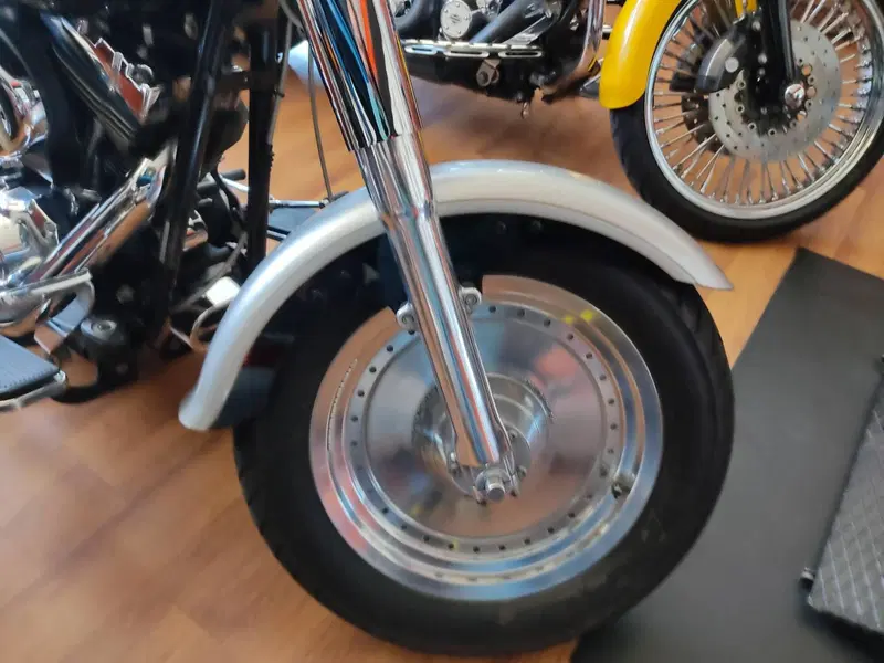 Harley-Davidson Fat Boy anniversario 100 anni bi-color argento e nero (11)