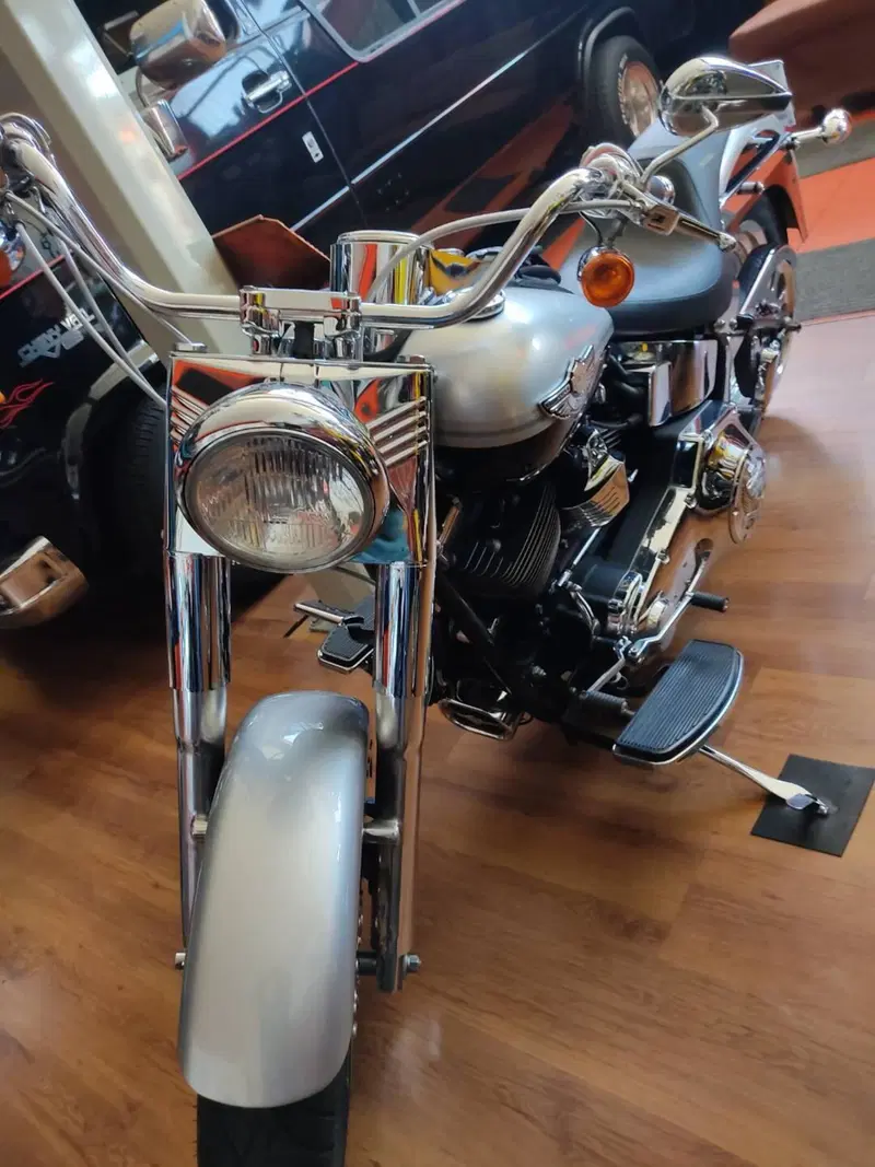 Harley-Davidson Fat Boy anniversario 100 anni bi-color argento e nero (12)