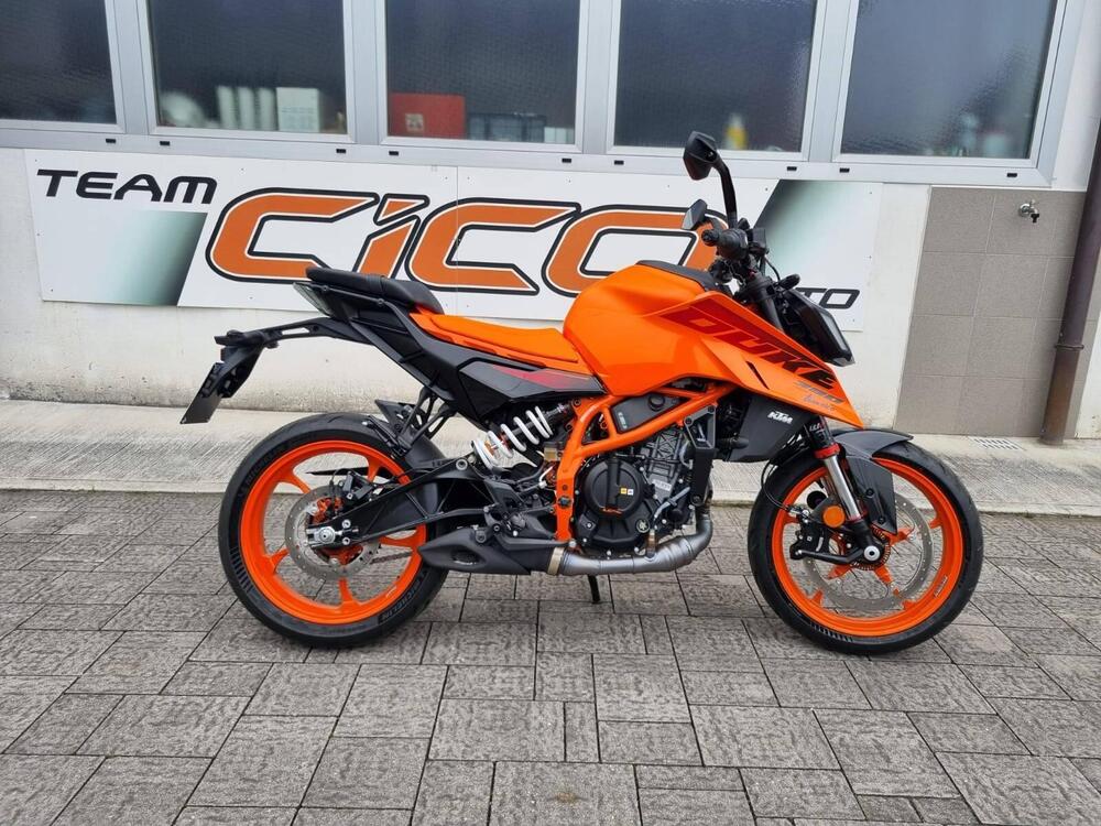 KTM 390 Duke (2024) (3)