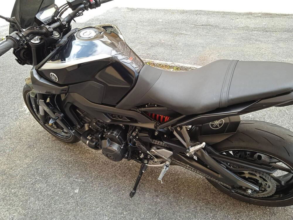 Yamaha MT-09 (2017 - 20) (2)