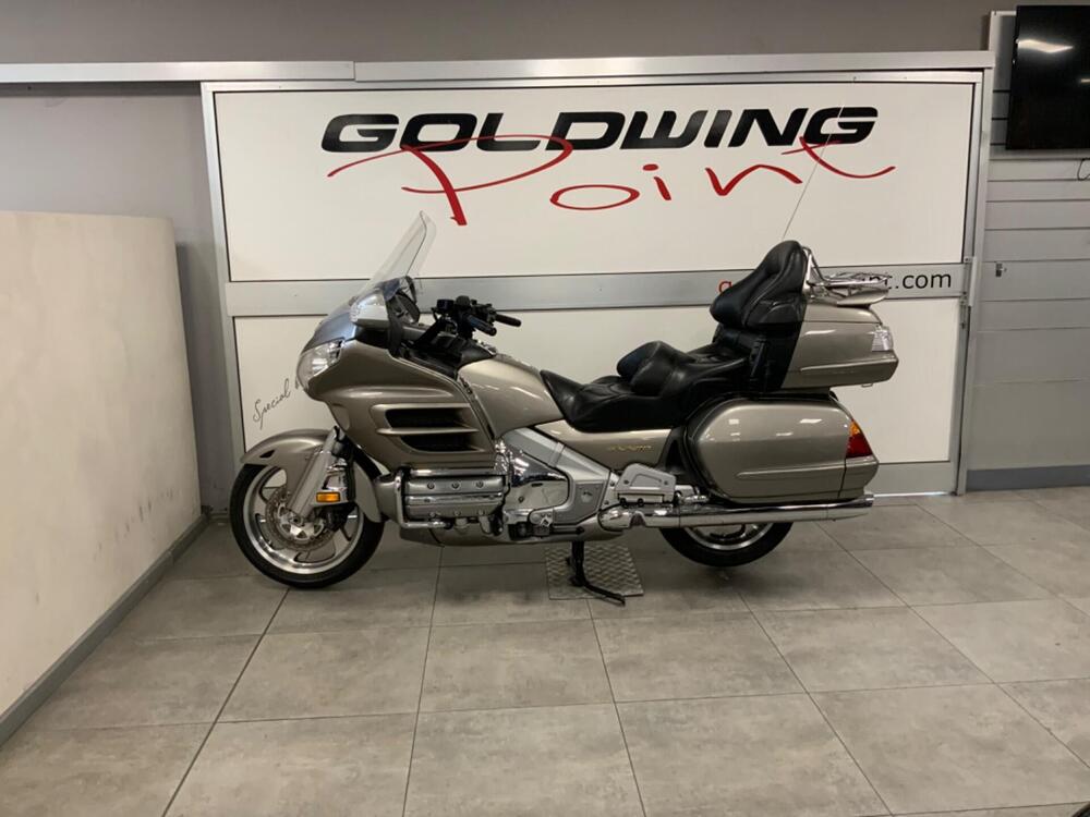 Honda GL 1800 Gold Wing (2000 - 05) (2)