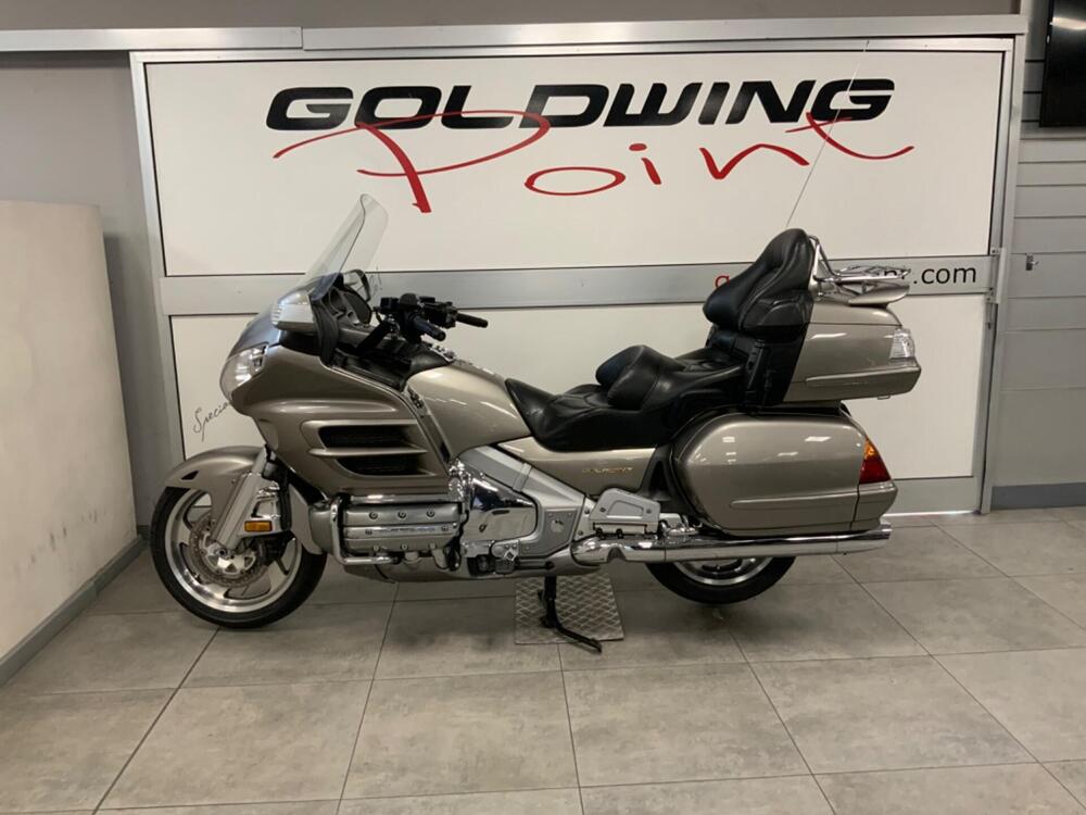 Honda GL 1800 Gold Wing (2000 - 05) (3)