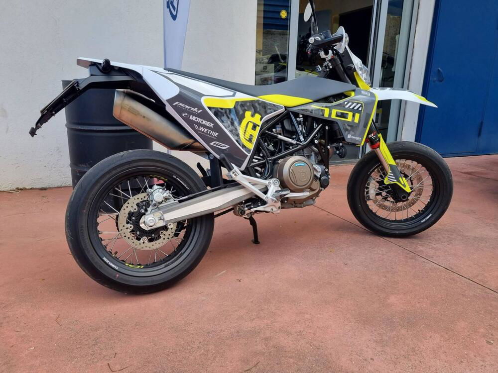 Husqvarna 701 Supermoto (2022) (5)