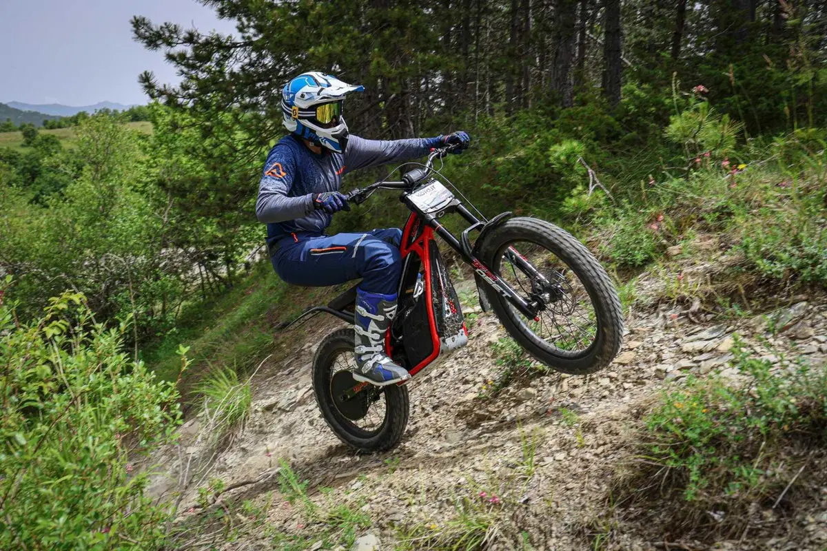 OSET TXP 24 TEST: il giocattolo definitivo di Triumph. La prova, PRO e CONTRO [VIDEO] (12)