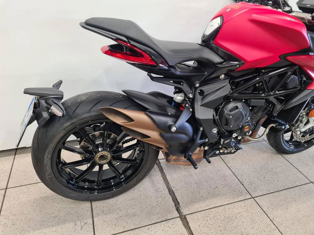 MV Agusta Dragster 800 Rosso (2021 - 23) (2)