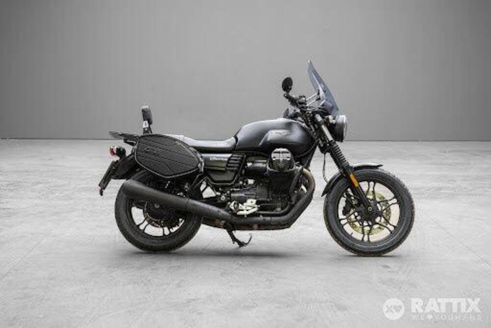 Moto Guzzi V7 III Stone (2017 - 20) (3)