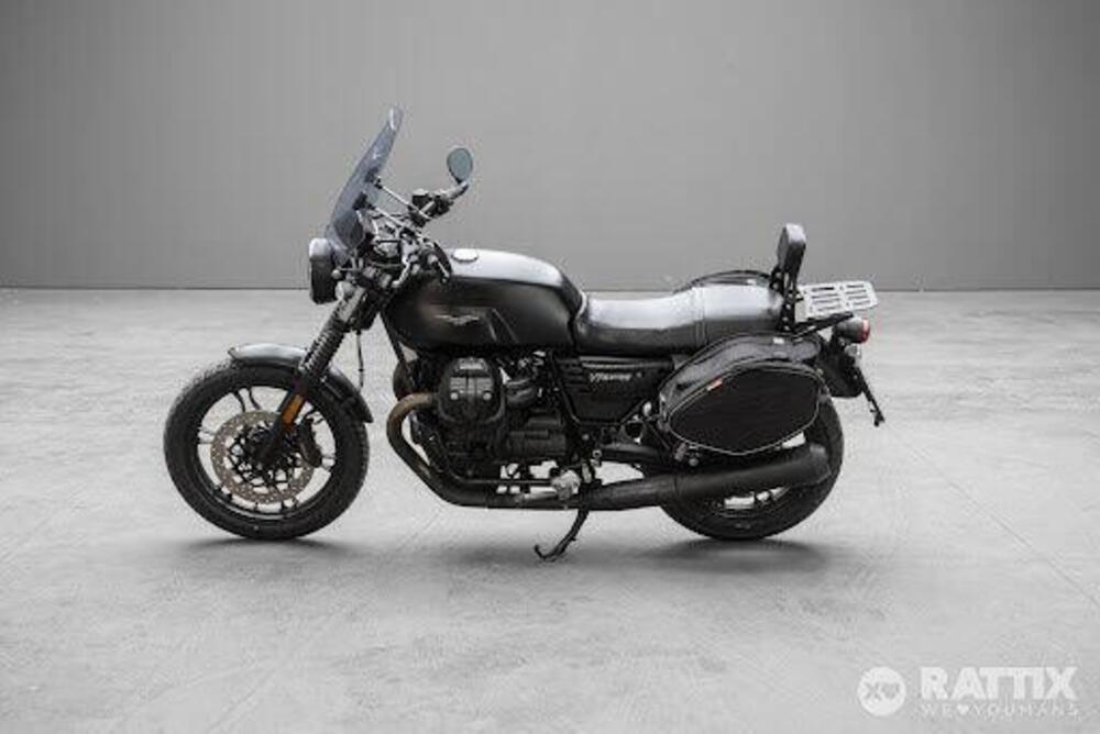 Moto Guzzi V7 III Stone (2017 - 20) (4)