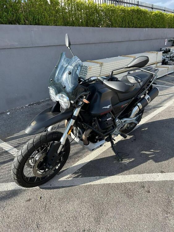 Moto Guzzi V85 TT (2021 - 23) (3)