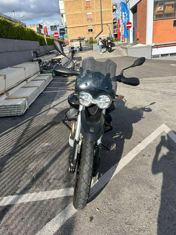 Moto Guzzi V85 TT (2021 - 23) (4)