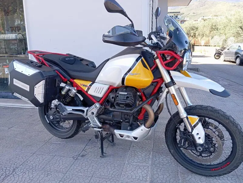 Moto Guzzi V85 TT Evocative Graphics (2019 - 20)
