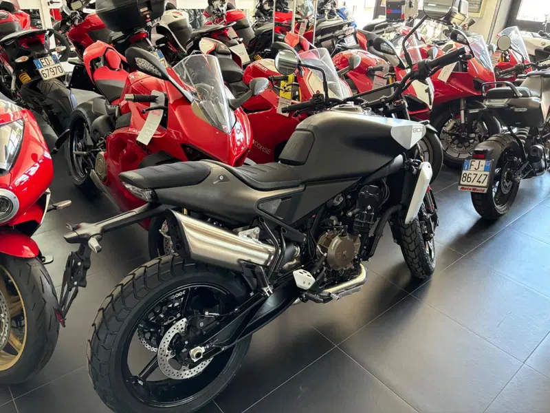Husqvarna Svartpilen 801 (2024 - 26) (8)