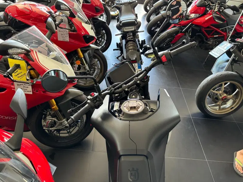 Husqvarna Svartpilen 801 (2024 - 26) (10)