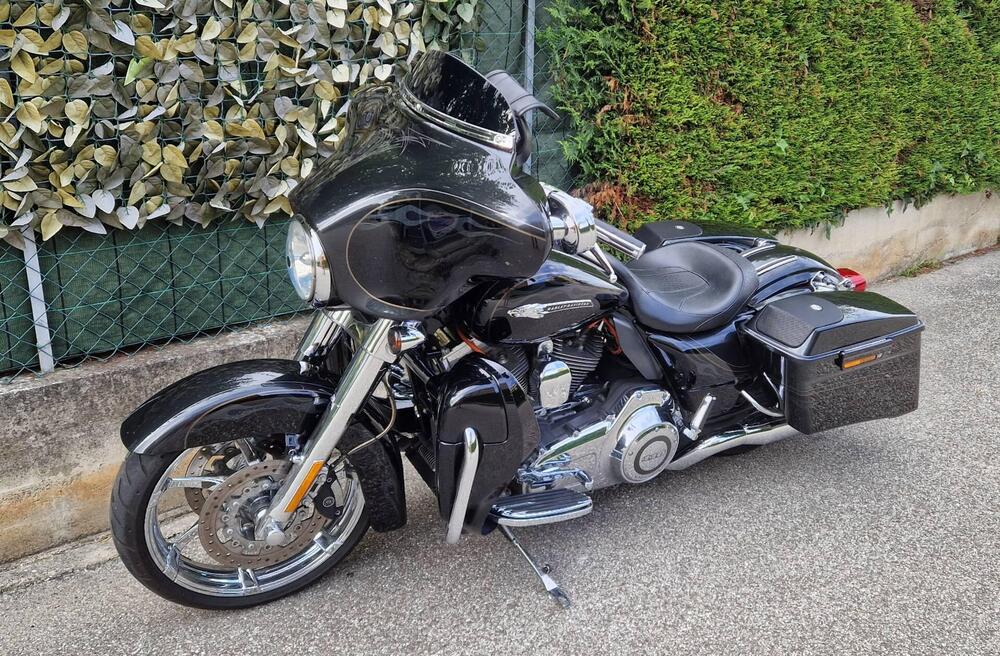 Harley-Davidson 1800 Street Glide (2012 - 13) - FLSTSE